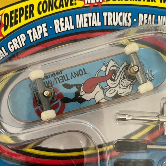 Vintage Tech Deck Santa Cruz NIP skateboard - Picture 3 of 4